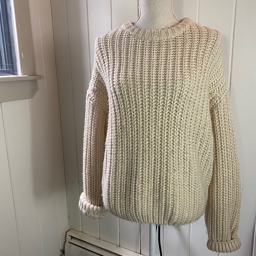 Women’s Billabong Chunky Knit Tan Sweater Size